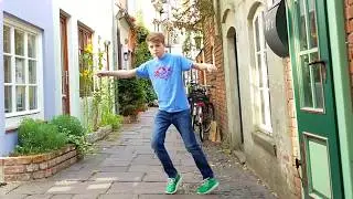 Freestyle Groove in Medieval Schnoor Neighborhood