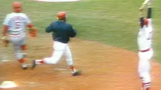 WS1975 Gm1: Tiant starts six-run Sox rally in the 7th