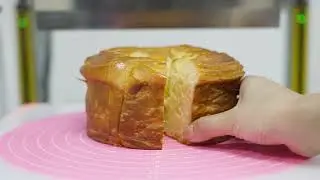 Ultrasonic cutter for cake bread and candy