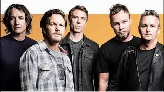 Pearl Jam lanza colecci&oacute;n de playeras para los fan&aacute;ticos del futbol