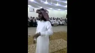 رايد الكيرعاني يشيد ب موقف الشيخ سعد ابوقفره ويهدي البشت ابوديه