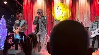 Me First and the Gimme Gimmes - Jolene (Live in Dublin)