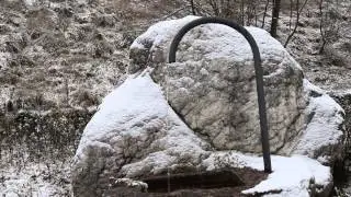 Snow and water ❄ diuretic fountain / HD Screensaver
