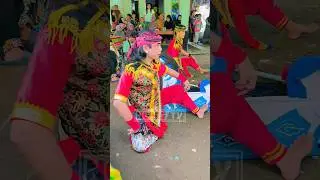 kawer dion sembahan jaranan kuda lumping ebeg #kawer dion #jaranan #kudakepang #kudalumping #ebeg