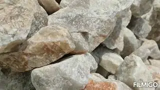 Quartz lumps Grade B l High Purity l Low iron  l High SIlica Quartz