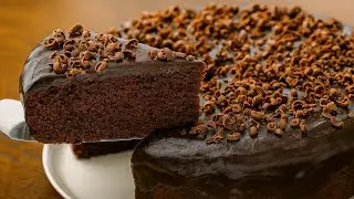 The Best Moist Chocolate Cake &ndash; Easy, Fluffy and Coffee Shop Style!