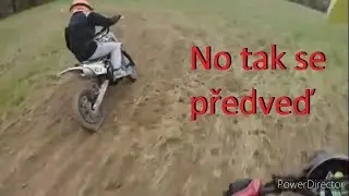 Kdo je ryhlej&scaron;&iacute;? Pitbike 50 Nitro nebo Yamaha Enduro 125 XT | Trolinek | Full HD