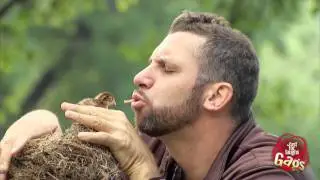Gross Man Eats Worms