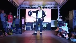 Michael Jackson perform at Saint Mary kite facew