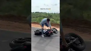 Duke 390t live crash 😨😨#viralshorts #viralreels #exploring #shortsfeed #ktmlover #viral #ktm