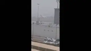 SHOCKING Emirates 777-300 EK521 explodes on the runway of DXB