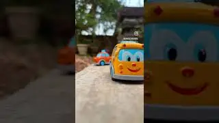😊yellow bus and red car photo animation