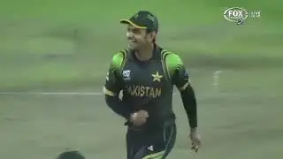 the magician saeed ajmal ❤️spell in death overs