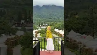 Nemu Resort view Gunung Salak Segede ini!