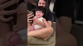 Cực h&agrave;i: Em b&eacute; kh&oacute;c theo khi xem TikTok Trịnh T&uacute; Trung thấy cảnh Leon đi ch&iacute;ch ngừa kh&oacute;c nh&egrave;