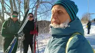 Oslo 100126. Abdur traff tilfeldig skiglade jenter p&aring; Frognerseteren, Nordmarka, Oslo, Norway 🇧🇻