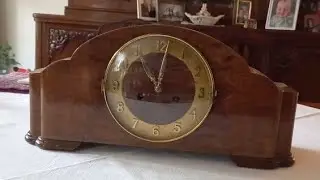 Mantel clock 
