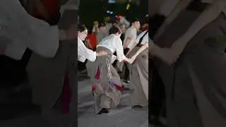 Yongzhen performed the most popular Tibetan dance 