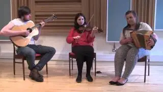 Elizabeth Kelly's delight, The lark, slip jigs / John Flynn ; Áine Lonergan ; Aisling Lonergan