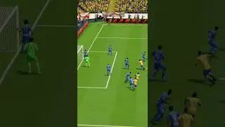 Great header after a corner, the goalkeeper saves without any problems! FIFA 23