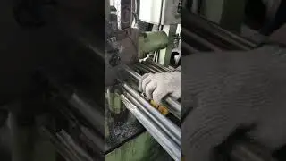 Four mold shrinking machine #metal #shrinking #pipe #swager #stainlesssteel