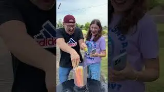 Неоновая светящаяся палочка в ванной 🤪