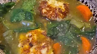 Espinacas, Nopales, zanahoria,  queso fresco asado en salsa!