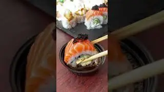 КАК ПРАВИЛЬНО ЕСТЬ СУШИ И РОЛЛЫ! МУКБАНГ #short