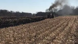 560 Farmall diesels plowing
