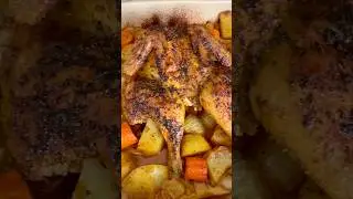 Roasted Spatchcock Chicken & Veggies #spatchcockchicken#roastedchicken  #onepandinner#roasteddinner