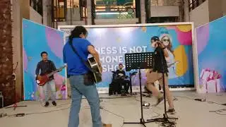Bentony gak pake mic..