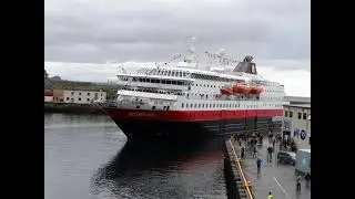 Hurtigruten ms Richard With Coastal Liner
