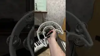 Funny hand        #piano #musicaljokes #funnyhand