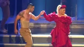 Christina Aguiera - Opening + Maria + Genie In a Bottle - LIVE in Las Vegas 2018-10-27