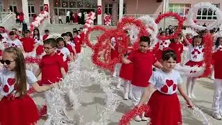 23 Nisan 2024 2-A / 2-E Sınıfları Hulahoplu Müzik Gösterisi