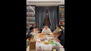 最近天气温差变化特别大，所以今天和家人们一起吃一顿自制火锅暖暖身子。#日常vlog #日常生活 #夫妻 #家庭 #火锅