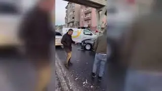 Zincirleme kaza… 5 araç birbirine girdi…