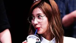 TWICE [ JEONGYEON 정연 x SANA 사나 ] - FOX RAIN