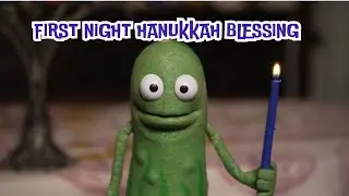 First Night of Hanukkah Prayer Monty 🥒 Jewish Pickle Puppet Sings Hanukkah Blessing