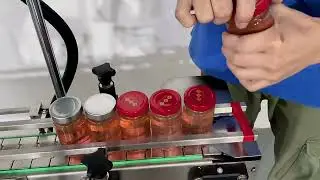 Automatic high speed single head lug jar vacuum capping machine