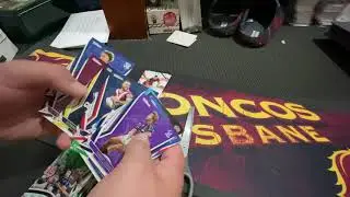 Opening 10 packs of 2023 NRL traders from a newsagent