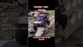 Traxxas TRX4 '21 Bronco flexing on backyard course. #traxxas #trx4 #bronco #crawler #rc