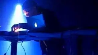 displacer live at DLF3 . file02