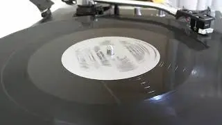 Rock Master Scott And The Dynamic Three &lrm;&ndash; Request Line (Vocal)