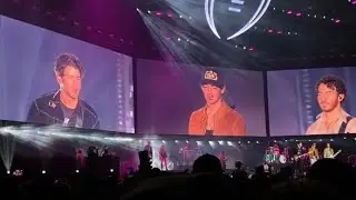 Jonas Brothers love bug live 2023