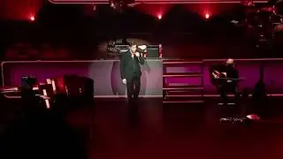 David Bisbal – Esta ausencia / Me derrumbo (Teatro Albéniz, Madrid. 17-03-2023)
