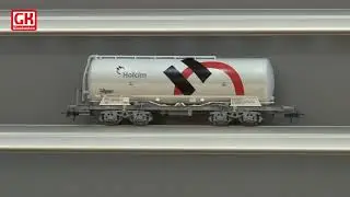 Placing H0 and N models into the Glaskasten model train display case
