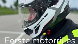 EERSTE MOTORRIJLES SANDER WEBER.