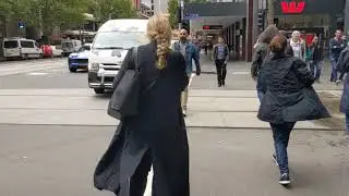 LIVE FROM MELBOURNE - Archie searches for toilet paper