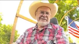 Minn. couple travel cross-country in mule wagon